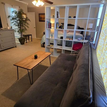 Charming Central Amarillo Retreat With A Jacuzzi المظهر الخارجي الصورة